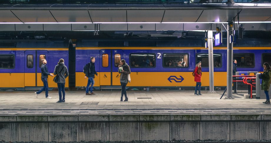 ProRail stations zet lichten 's nachts uit